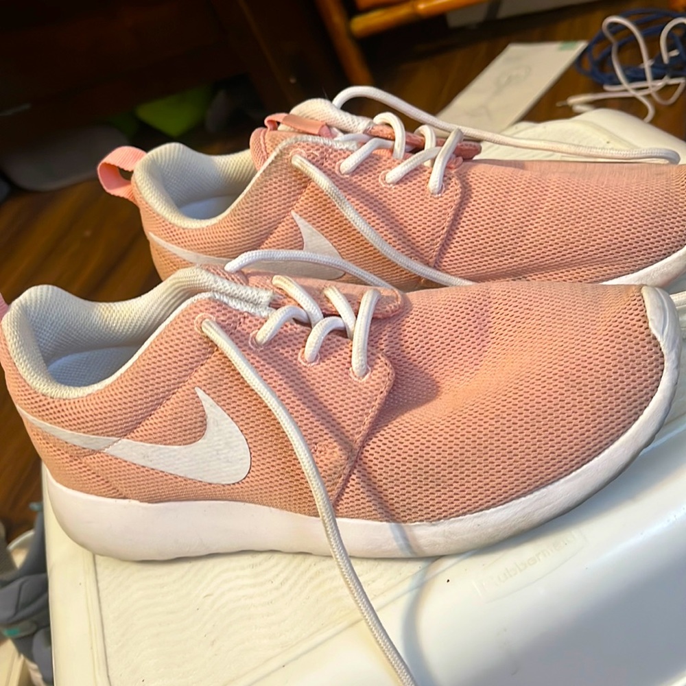 nike running shoes (used)